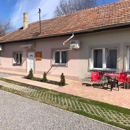 Harom Tarka Macska Apartmanok Sárospatak Zewnętrze zdjęcie